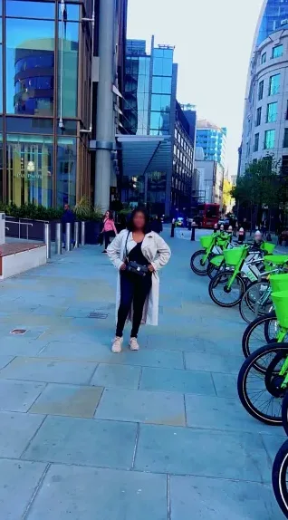 Amina, 33