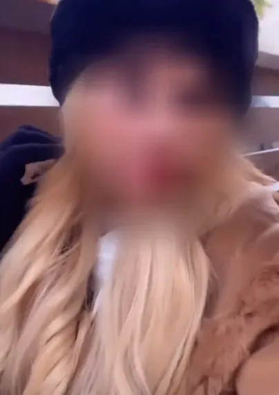 Isabel, 26