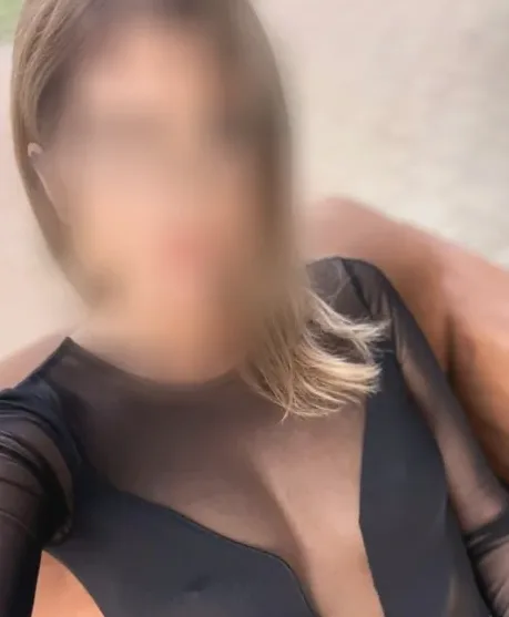 Julia, 29