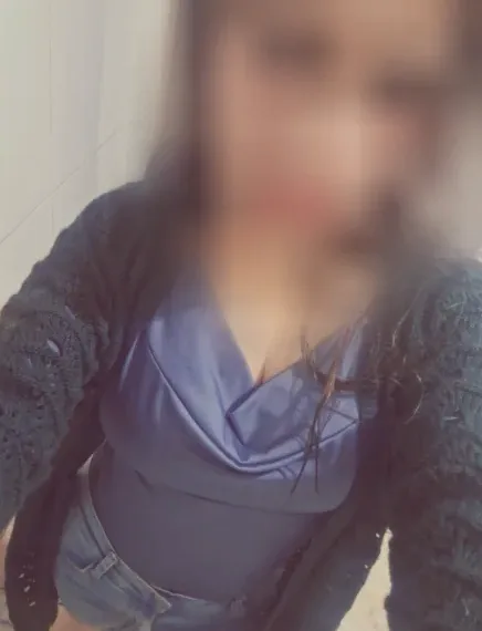 Nikki, 33