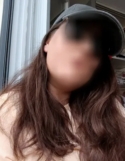 Zeynep, 32