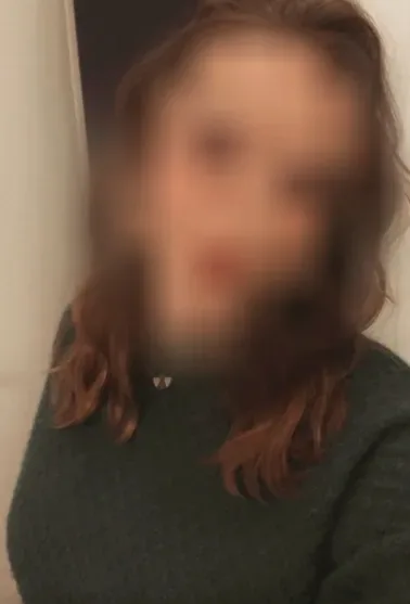 Zoe, 27